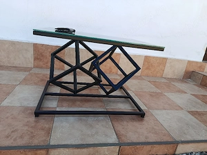 Masuta cafea design geometric.