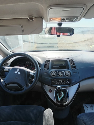 Mitsubishi Grandis 7 locuri  - imagine 4