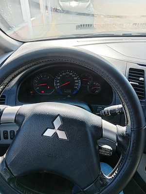 Mitsubishi Grandis 7 locuri  - imagine 5