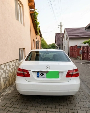 Mercedes-Benz Clasa E an 2010 - imagine 3