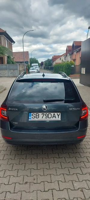 Skoda Octavia 1.6 TDI Ambition DSG AD Blue - imagine 3