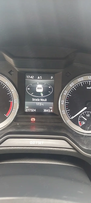 Skoda Octavia 1.6 TDI Ambition DSG AD Blue - imagine 8