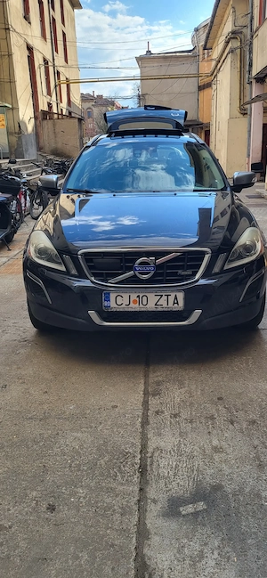 Volvo XC60  R-Dising AWD 2.4  - imagine 3