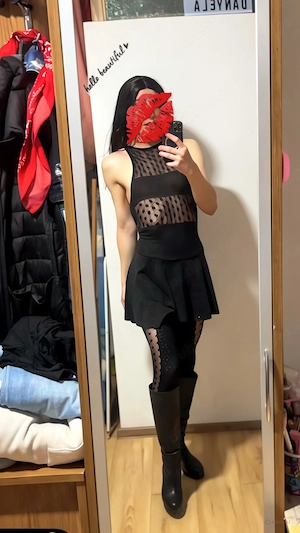 Brunetă trans senzuală  - imagine 1