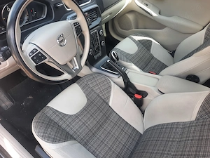 Vând Volvo V40 impecabilă  - imagine 4
