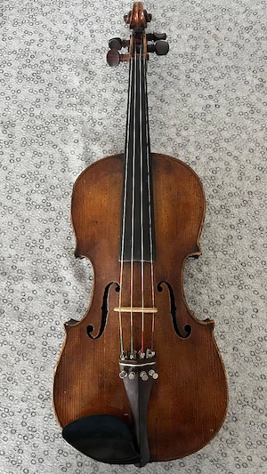 Vând vioară 4 4 an 1676