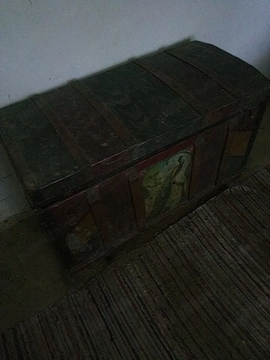 vand ladă de zestre veche peste 100 ani.