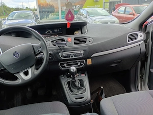 Renault Megane scenic 2011 benzină  - imagine 2