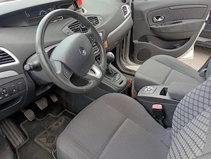 Renault Megane scenic 2011 benzină  - imagine 3