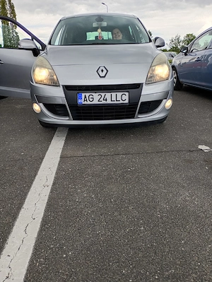 Renault Megane scenic 2011 benzină  - imagine 8