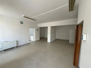 FOR RENT   Spatiu Comercial PARTER   Iosia 50mp langa Hotel Corola, posibilitate cazare   apartament - imagine 2