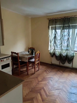 FOR RENT Casă spațioasă de închiriat în Oradea Iosia   8 camere, 5 băi, 12 locuri de dormit - imagine 7
