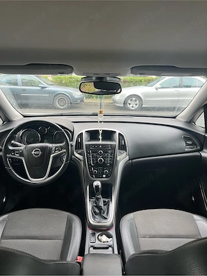 Opel Astra J 2011, motor 1.7 DIESEL - imagine 3