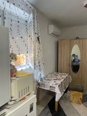 Vand garsoniera , str.Cernei nr.40 B , parter , langa liceul A.Vlaicu