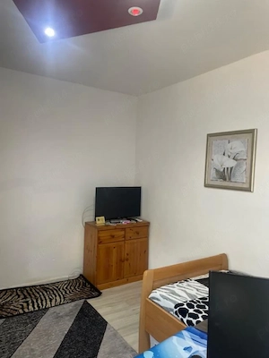Vand garsoniera , str.Cernei nr.40 B , parter , langa liceul A.Vlaicu - imagine 4
