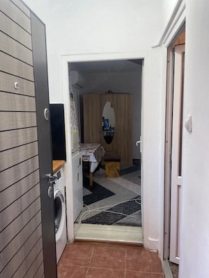 Vand garsoniera , str.Cernei nr.40 B , parter , langa liceul A.Vlaicu - imagine 2