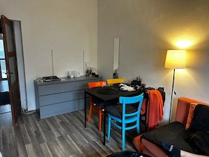 Închiriez apartament la casă  - imagine 5