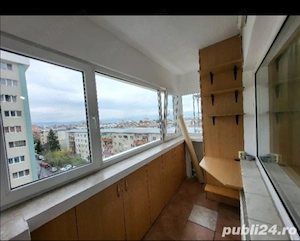 închiriez apartament cu doua camere mobilat și utilat zona Miorița etaj 6 - imagine 4