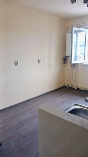 Apartament 2 camere, confort 1, semidecomandat  - imagine 2