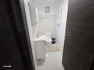 Casa de vanzare, 5 camere, 2 bai, 2 curti - imagine 2
