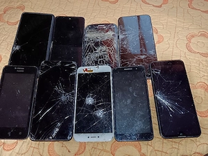 Vând telefoame pentru piese de schimb 