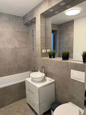 Apartament 2 camere cu curte si loc de parcare de inchiriat - imagine 6