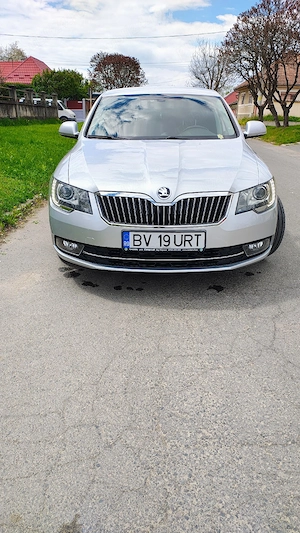 Skoda Superb  - imagine 5