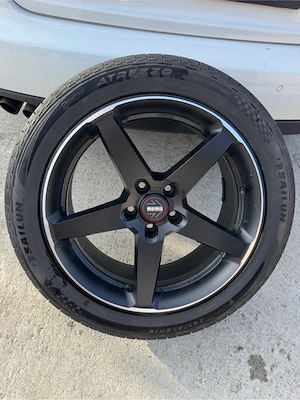 Roti / Jante Momo 5x112 R18 ET 25 concave 8J negre cauciucuri vara 245/45/18 DOT 5123 - imagine 6