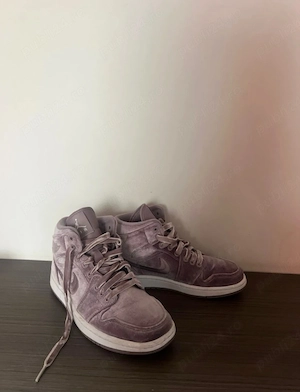 Air jordan 1 Mid SE Purple Velvet