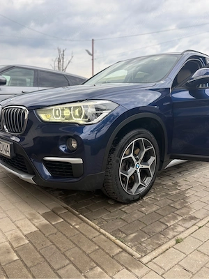 BMW X1 F48 xDrive Automat 190 Cp - Piele - Navi - incalzire scaune - ambientale -
