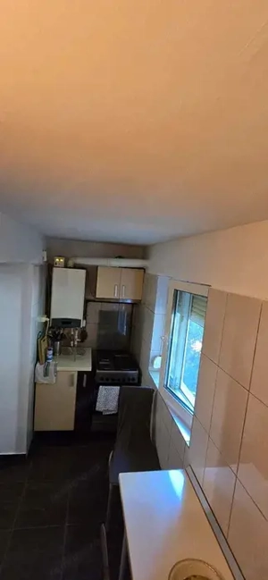 Apartament 3 camere Zona Far - imagine 4