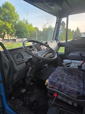 Vand camion apicol, ITP valabil 1 an, capacitate: 72 lazi orizontale, 19 rame - imagine 8