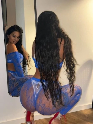 Kendra femeia pe care o intalnesti odata si o tii minte mereu - imagine 6