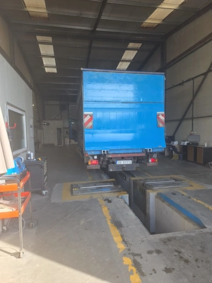 Vand camion apicol, ITP valabil 1 an, capacitate: 72 lazi orizontale, 19 rame - imagine 5