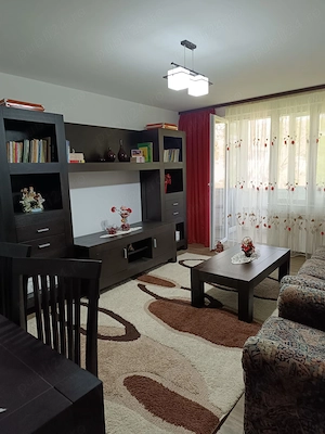 Vând apartament 3 camere în centru Beclean