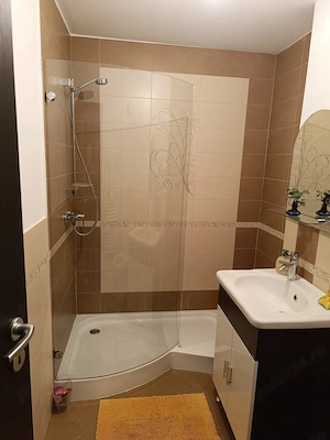 Vând apartament 3 camere în centru Beclean - imagine 4