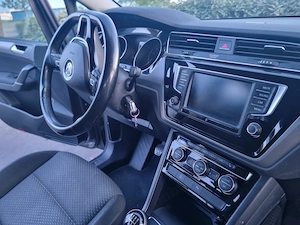 VW Touran 2016, 2 TDI manual, 7 locuri, cârlig remorcă, istoric service - imagine 4