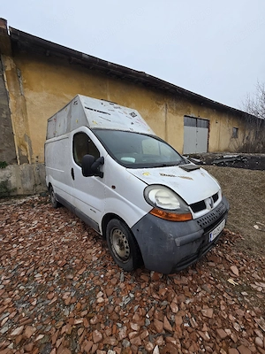 Dezmembrez renault trafic 1.9d - imagine 3
