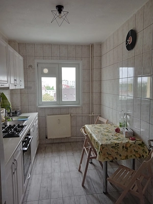 Inchiriez apartament 2 camere decomandat, zona Dristor - Ramnicu Sarat - imagine 4