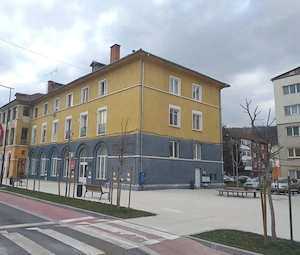 de vanzare apartament cu 3 camere,2 bai, boxa la parter, Lunca Pomostului 