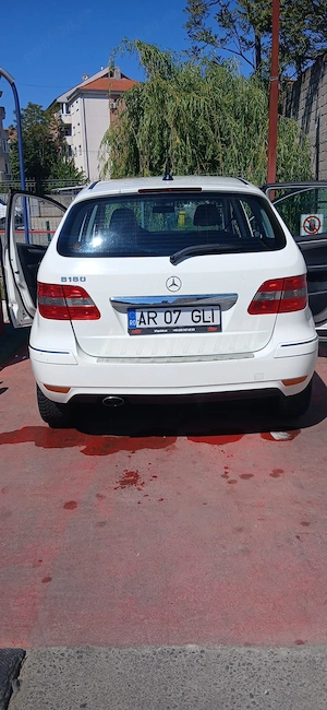 vând Mercedes B180 2010 1.7 benzina  - imagine 4