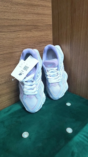 Vând adidas new balance 