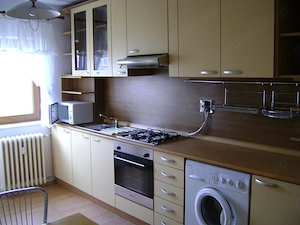 Inchiriez apartament doua camere  Miorita intr-un bloc recent reabilitat. - imagine 4