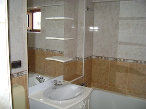 Inchiriez apartament doua camere  Miorita intr-un bloc recent reabilitat. - imagine 8