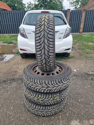 4 cauciucuri de iarna 175 65 15 cu jante de tabla 5x100 de Toyota yaris  aprope noi - imagine 5
