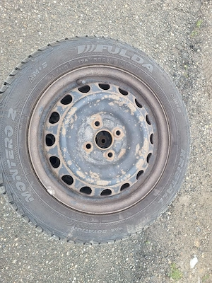 4 cauciucuri de iarna 175 65 15 cu jante de tabla 5x100 de Toyota yaris  aprope noi - imagine 2