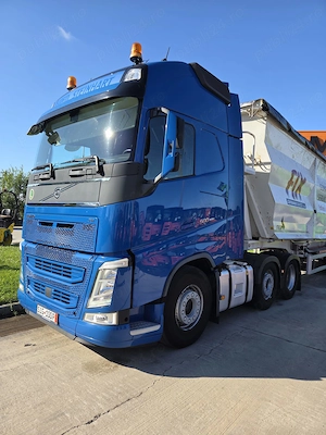 Volvo AUTOTRACTOR  6x2, 3 punti cu axa liftabila. 2018, 553.963km - imagine 4