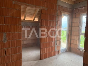 Casa tip duplex 5 camere 3 bai  curte libera 262 mp  Sura Mare Sibiu  - imagine 7