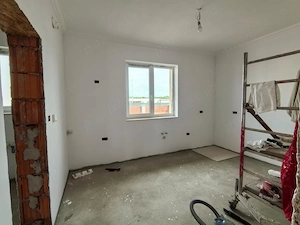 Casa noua cu 3 camere,2 bai si curte privata imprejmuita. - imagine 8