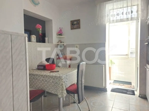Apartament 55 mp 3 camere etaj 3 balcon pivnita Piata Noua Cisnadie - imagine 2